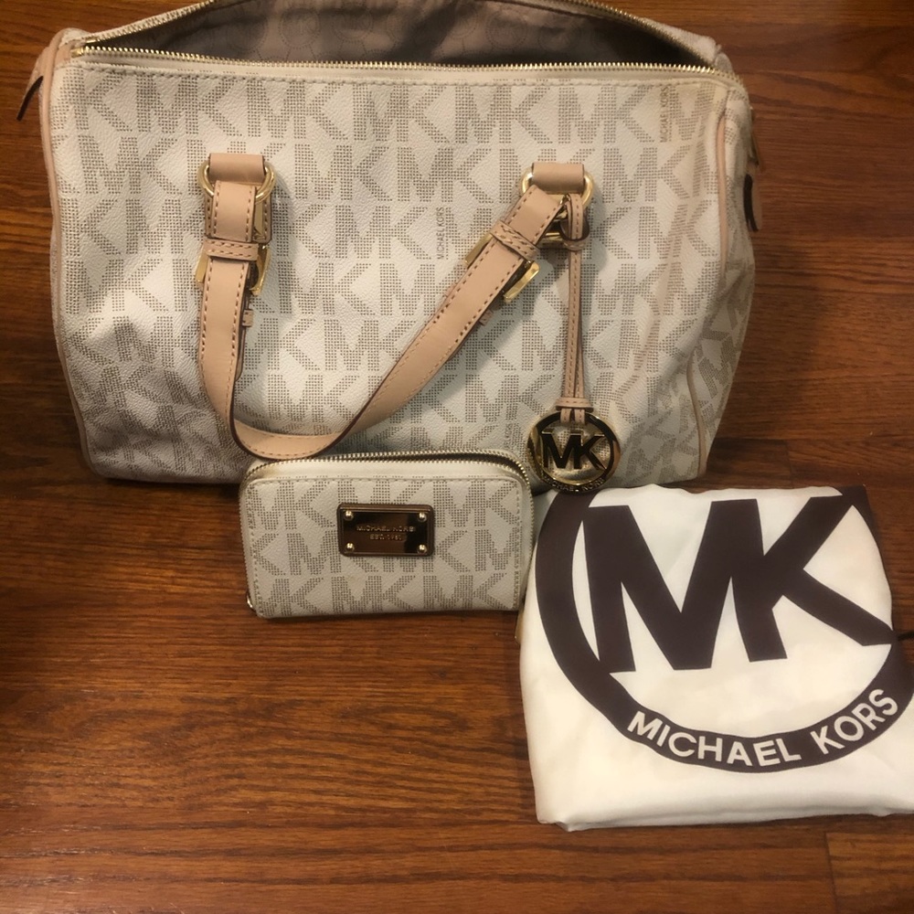 Handbag - Picture 2 of 6